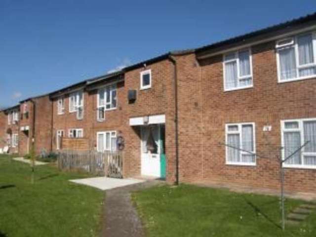  Image of 1 bedroom Flat for sale in Elderbek Close Cheshunt Waltham Cross EN7 at Cheshunt  Churchgate, EN7 6HT