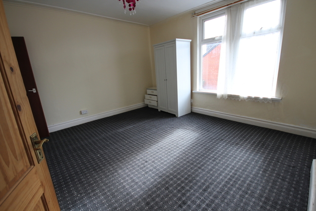  Image of 4 bedroom Terraced house to rent in Ellers Road Leeds LS8 at Ellers Road  Leeds, West Yorkshire, LS8 4JU