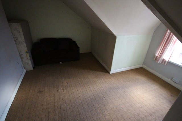  Image of 4 bedroom Terraced house to rent in Ellers Road Leeds LS8 at Ellers Road  Leeds, West Yorkshire, LS8 4JU