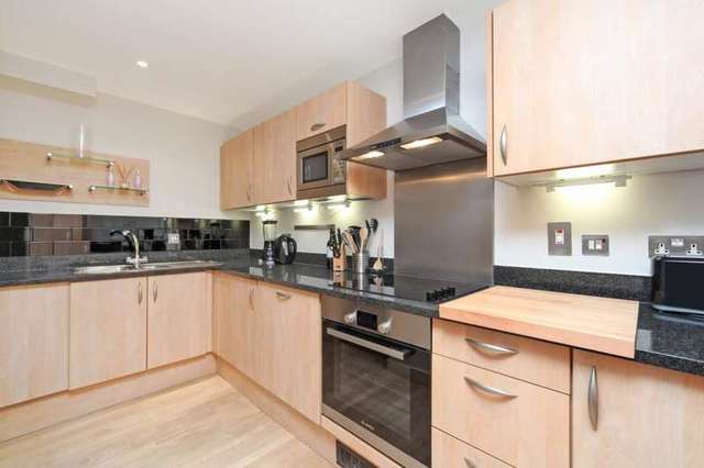  Image of 2 bedroom Flat to rent in Admiral Walk London W9 at Elm Court  Admiral Walk, W9 3TZ