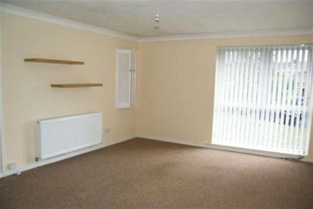  Image of 2 bedroom Flat to rent in Elmway Chester Le Street DH2 at Chester Le Street, DH2 2LG