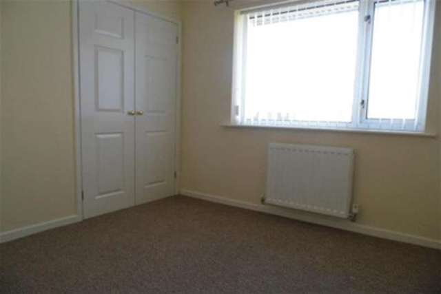  Image of 2 bedroom Flat to rent in Elmway Chester Le Street DH2 at Chester Le Street, DH2 2LG