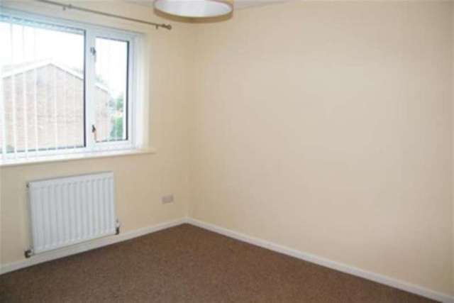  Image of 2 bedroom Flat to rent in Elmway Chester Le Street DH2 at Chester Le Street, DH2 2LG