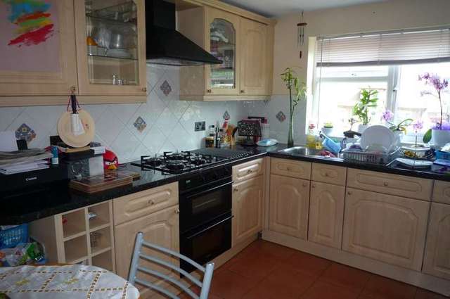  Image of 2 bedroom Flat to rent in Stonecot Hill Sutton SM3 at Stonecot Hill  Sutton, SM3 9HX