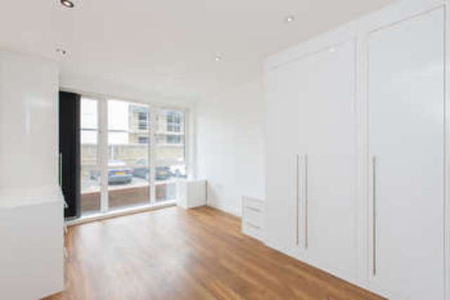 Image of 2 bedroom Flat to rent in Eltringham Street London SW18 at Wandsworth London Wandsworth Town, SW18 1AU