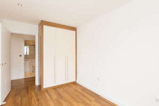  Image of 2 bedroom Flat to rent in Eltringham Street London SW18 at Wandsworth London Wandsworth Town, SW18 1AU