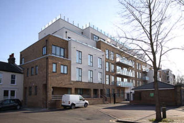  Image of 2 bedroom Flat to rent in Eltringham Street London SW18 at Wandsworth London Wandsworth Town, SW18 1AU