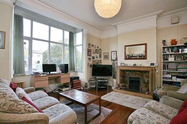  Image of 7 bedroom Semi-Detached house for sale in Emscote Road Warwick CV34 at Warwick Warwickshire, CV34 5QJ