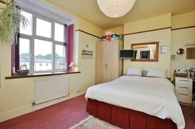  Image of 7 bedroom Semi-Detached house for sale in Emscote Road Warwick CV34 at Warwick Warwickshire, CV34 5QJ