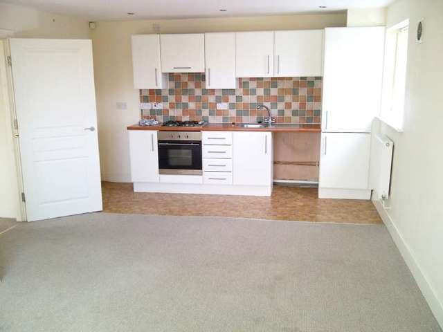  Image of 2 bedroom Apartment to rent in Brownlow Way Bolton BL1 at Bolton, BL1 3UX
