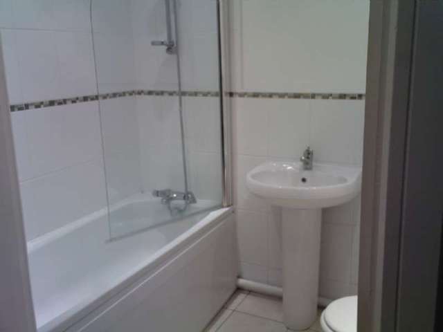  Image of 2 bedroom Apartment to rent in Brownlow Way Bolton BL1 at Bolton, BL1 3UX