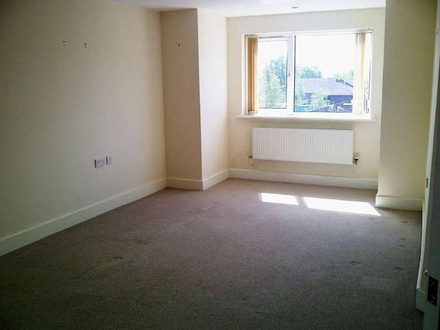  Image of 2 bedroom Apartment to rent in Brownlow Way Bolton BL1 at Bolton, BL1 3UX