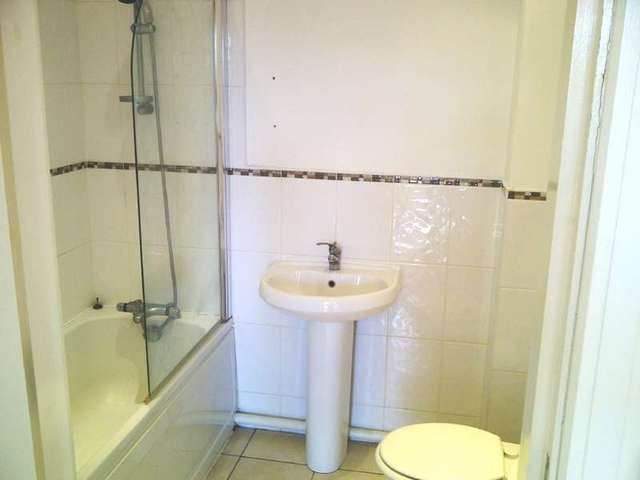  Image of 2 bedroom Apartment to rent in Brownlow Way Bolton BL1 at Bolton, BL1 3UX
