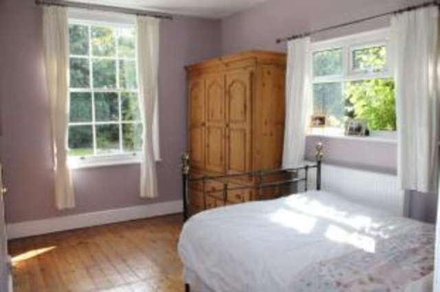  Image of 2 bedroom Flat for sale in Lillington Avenue Leamington Spa CV32 at 8 Lillington Avenue Leamington Spa Royal Leamington Spa, CV32 5UJ
