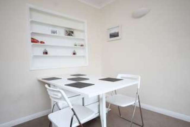  Image of 1 bedroom Flat to rent in Epsom Road Leatherhead KT22 at Epsom Road  Leatherhead, KT22 8SW