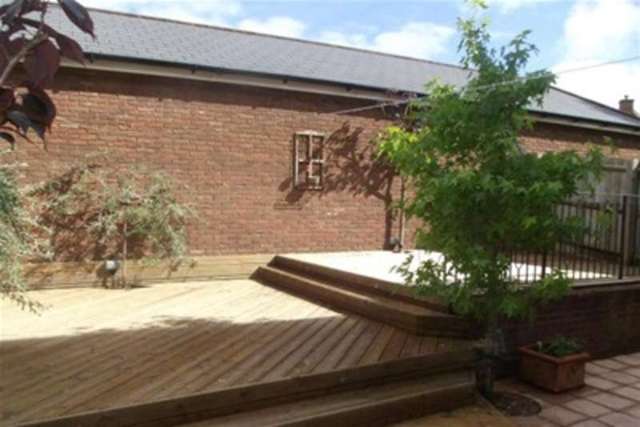 Image of 5 bedroom Terraced house to rent in Gras Lawn Exeter EX2 at Exeter, EX2 4ST