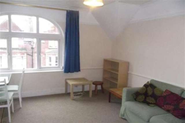  Image of 1 bedroom Maisonette to rent in Haldon Road Exeter EX4 at Exeter, EX4 4DZ