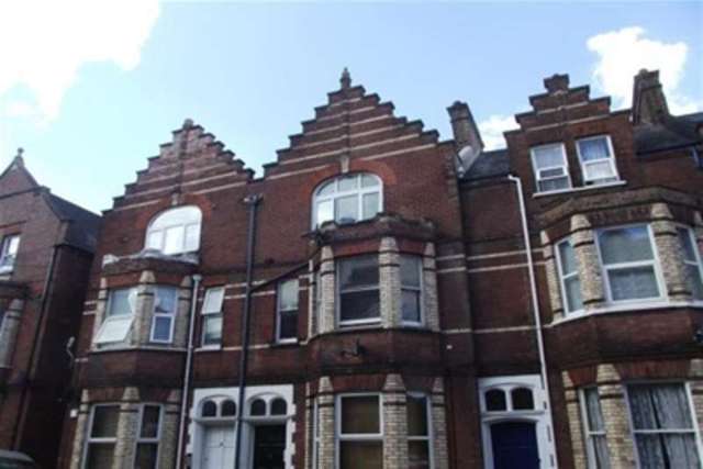  Image of 1 bedroom Maisonette to rent in Haldon Road Exeter EX4 at Exeter, EX4 4DZ