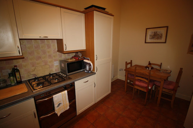  Image of 2 bedroom Apartment to rent in Lower Cloister Walk Exminster Exeter EX6 at EXMINSTER  EXETER, EX6 8TZ