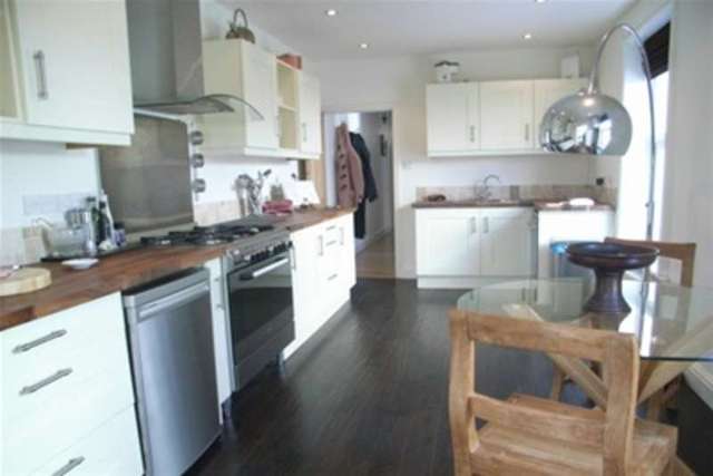  Image of 4 bedroom Detached house to rent in St. Andrews Road Exmouth EX8 at Exmouth, EX8 1AR