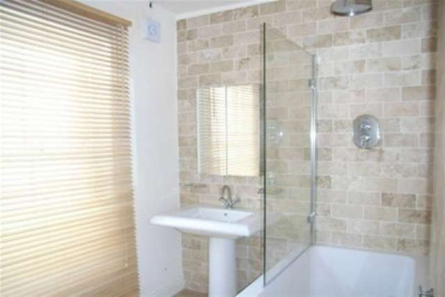  Image of 4 bedroom Detached house to rent in St. Andrews Road Exmouth EX8 at Exmouth, EX8 1AR