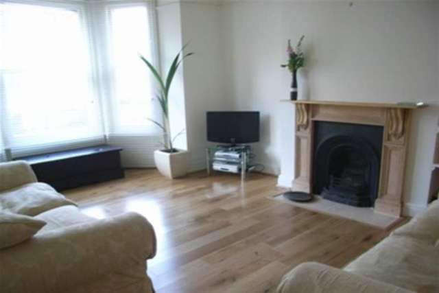  Image of 4 bedroom Detached house to rent in St. Andrews Road Exmouth EX8 at Exmouth, EX8 1AR