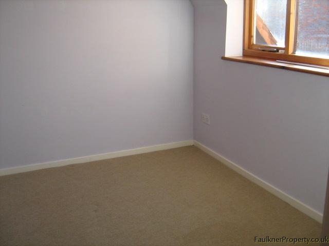  Image of 3 bedroom Terraced house to rent in Eynsham Court Woolstone Milton Keynes MK15 at <br>Woolstone  Milton Keynes, MK15 0BY