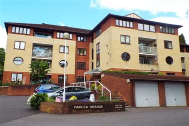  Image of 2 bedroom Flat to rent in Denbigh Gardens Southampton SO16 at Bassett, SO16 7EJ