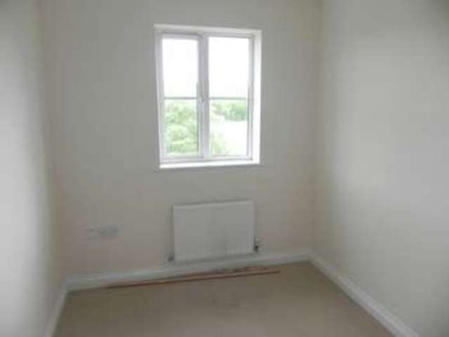 Image of 3 bedroom Terraced house to rent in Fen Close Kidderminster DY10 at Fen Close  Kidderminster, DY10 2HR