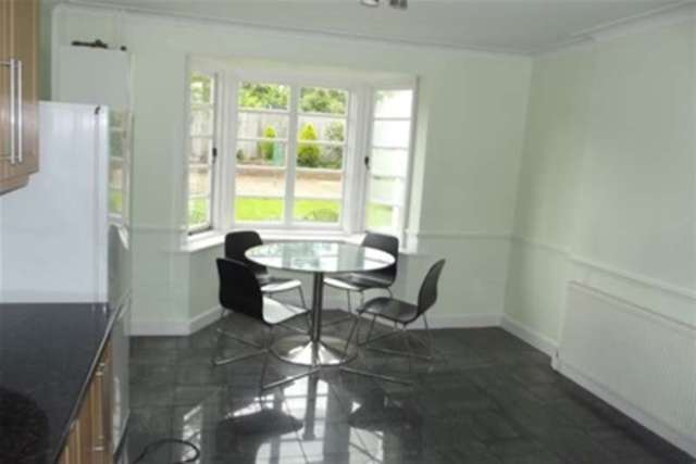  Image of 3 bedroom Detached house to rent in Field Close Southampton SO16 at Southampton, SO16 3DY