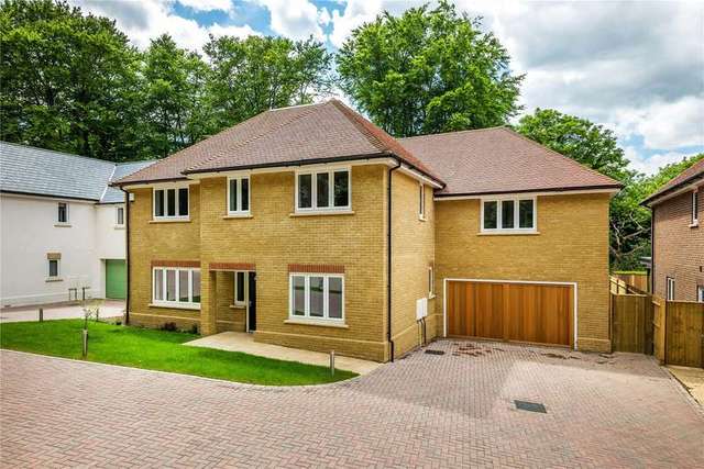  Image of 5 bedroom Detached house for sale in Firs Road Kenley CR8 at Kenley  Kenley, CR8 5LD