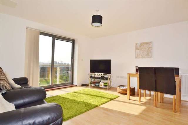  Image of 1 bedroom Apartment for sale in St. Georges Grove London SW17 at Summerstown, SW17 0GN