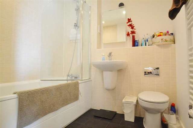  Image of 1 bedroom Apartment for sale in St. Georges Grove London SW17 at Summerstown, SW17 0GN