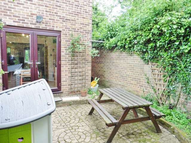  Image of 2 bedroom End of Terrace for sale in Flatford Place Kidlington OX5 at Kidlington Oxfordshire, OX5 1TH