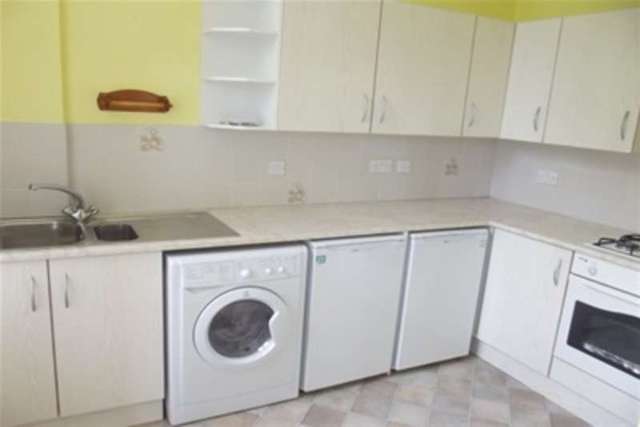  Image of 2 bedroom Flat to rent in Castle Hill Avenue Folkestone CT20 at Folkestone, CT20 2QT