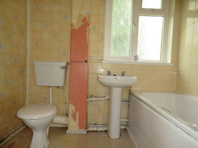  Image of 3 bedroom Semi-Detached house for sale in Founders Close Coventry CV4 at Canley Coventry, CV4 8BS