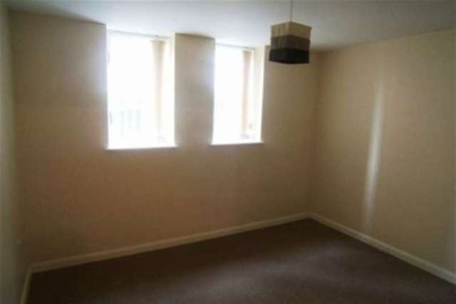  Image of 1 bedroom Flat to rent in Fountain Street Morley Leeds LS27 at Leeds, LS27 0PD