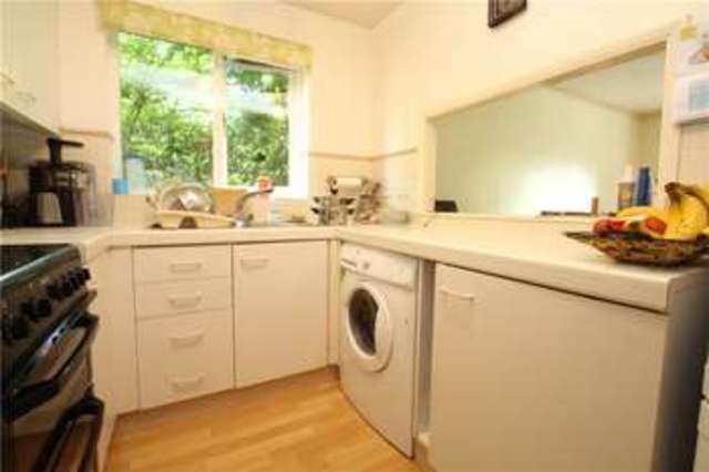  Image of 2 bedroom Apartment for sale in Foxhills Horsell Woking GU21 at Woking  Horsell, GU21 3LT
