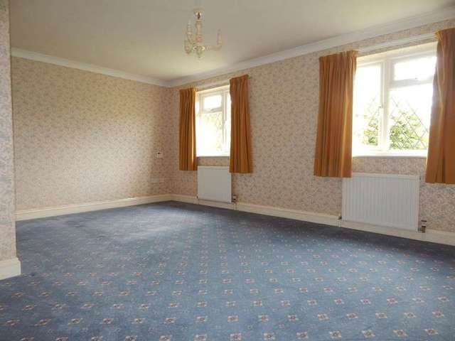  Image of 4 bedroom Bungalow to rent in Framingham Earl Road Yelverton Norwich NR14 at Framingham Earl Road Yelverton Norwich, NR14 7PD