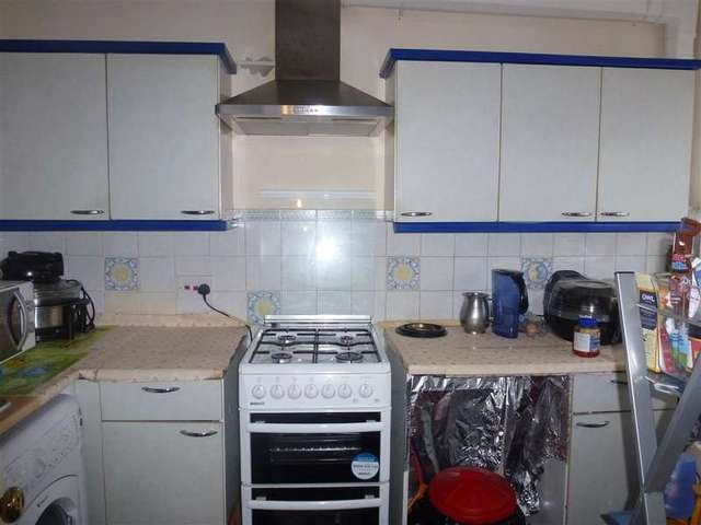  Image of 2 bedroom Apartment for sale in Whitelands Franklynn Road Haywards Heath RH16 at Haywards Heath West Sussex Haywards Heath, RH16 4HR