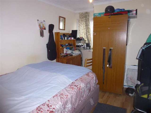  Image of 2 bedroom Apartment for sale in Whitelands Franklynn Road Haywards Heath RH16 at Haywards Heath West Sussex Haywards Heath, RH16 4HR
