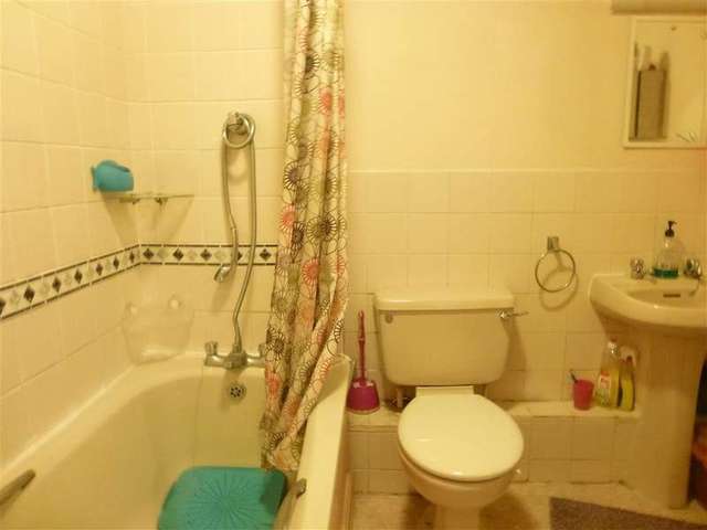  Image of 2 bedroom Apartment for sale in Whitelands Franklynn Road Haywards Heath RH16 at Haywards Heath West Sussex Haywards Heath, RH16 4HR