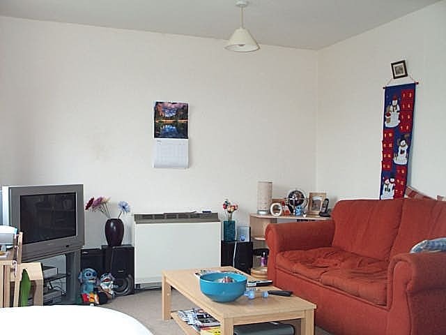  Image of Apartment to rent in Field Common Lane Walton-on-Thames KT12 at Field Common Lane  Walton On Thames, KT12 3QH