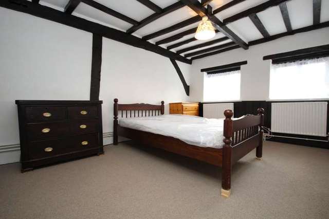  Image of 2 bedroom End of Terrace to rent in Friday Street Henley-on-Thames RG9 at Henley-On-Thames, RG9 1AN