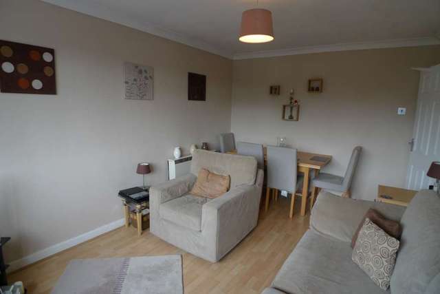  Image of 2 bedroom Maisonette to rent in Frimley Court Sidcup DA14 at Frimley Court  Sidcup, DA14 6JG
