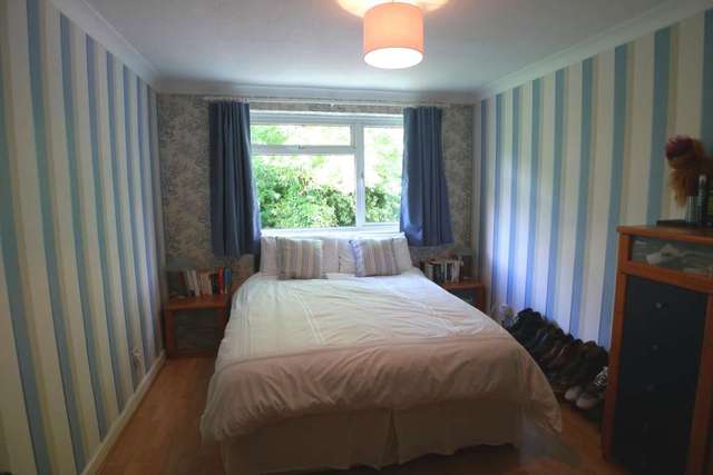  Image of 2 bedroom Maisonette to rent in Frimley Court Sidcup DA14 at Frimley Court  Sidcup, DA14 6JG