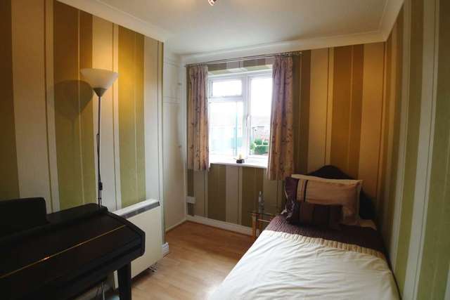  Image of 2 bedroom Maisonette to rent in Frimley Court Sidcup DA14 at Frimley Court  Sidcup, DA14 6JG
