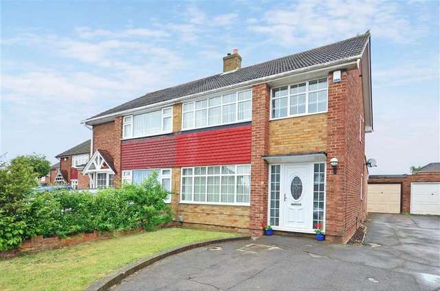  Image of 3 bedroom Semi-Detached house for sale in Frobisher Way Gravesend DA12 at Gravesend Kent Gravesend, DA12 4RA