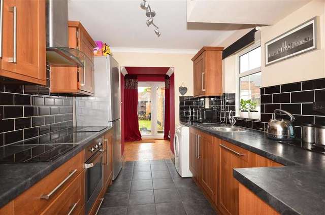  Image of 3 bedroom Semi-Detached house for sale in Frobisher Way Gravesend DA12 at Gravesend Kent Gravesend, DA12 4RA