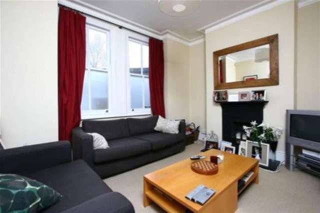  Image of 2 bedroom Flat to rent in Gambetta Street London SW8 at London, SW8 3TS